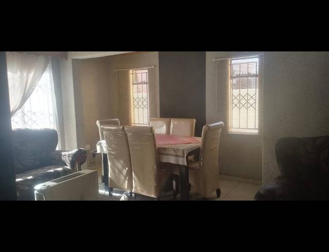 3 BEDROOM HOUSE FOR SALE IN DOBSONVILLE EXT 3